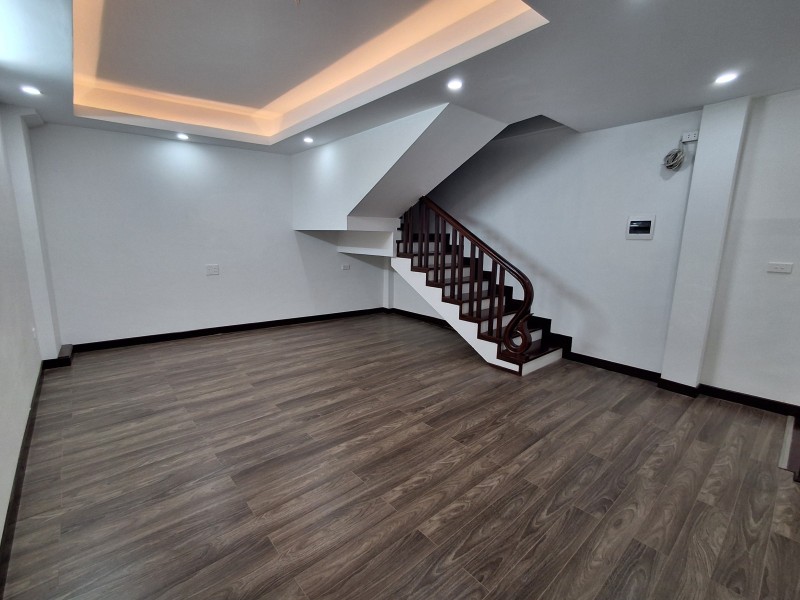 Bán nhà Việt Hưng,Long Biên 5 tầng,38m,mt4.5m gần oto nhỉnh 5 tỷ - Ảnh 5